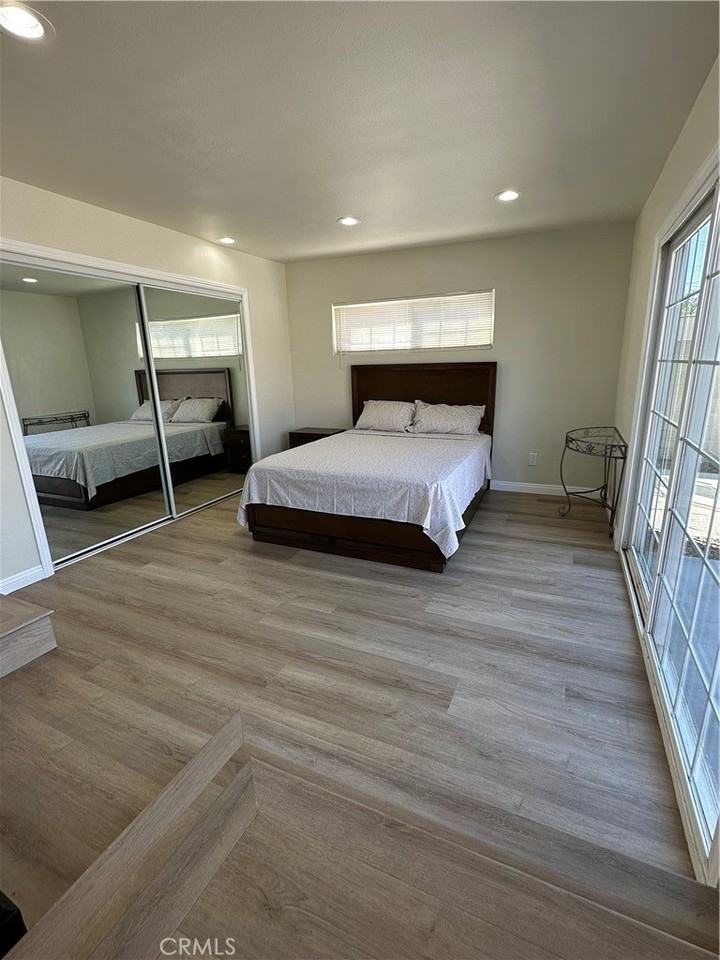 2207 W 78th St - Photo 5 of 6