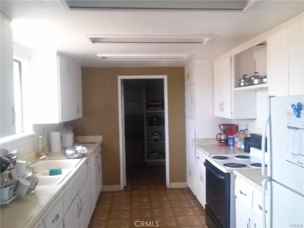 21281 Park Ave - Photo 3 of 5