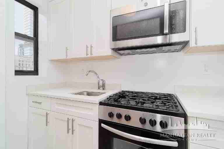 Amsterdam Ave #15E - Photo 2 of 5