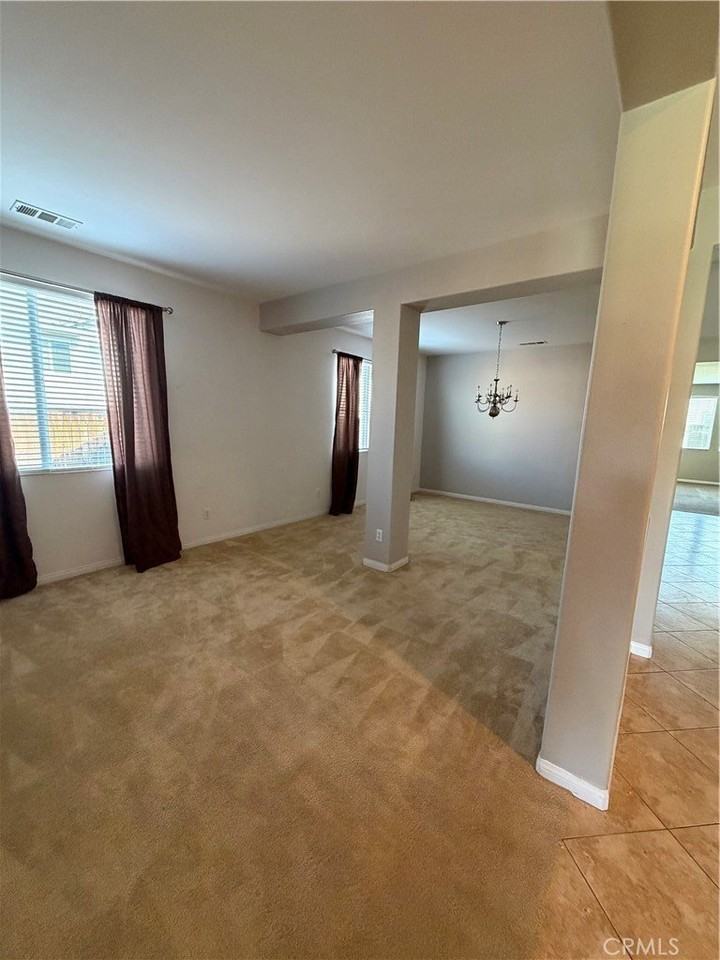 10901 Cameron Ct - Photo 4 of 6