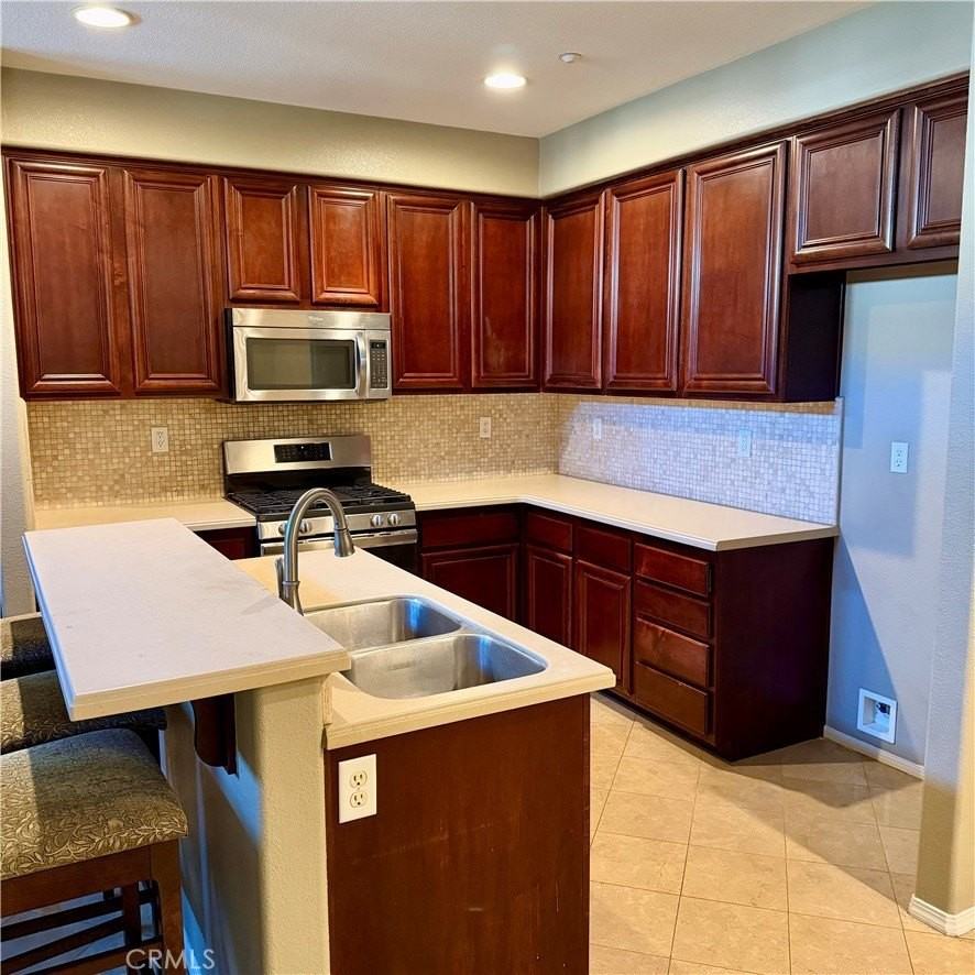 4996 Arborwood Ln - Photo 2 of 37