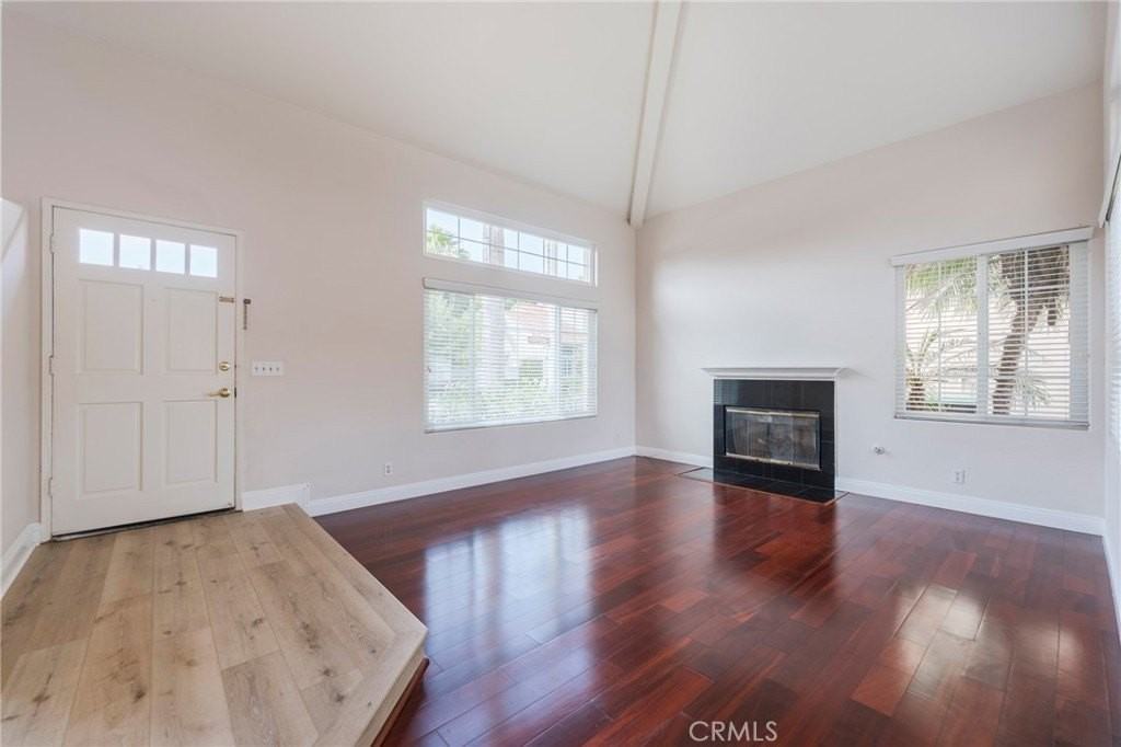 7 Cortona - Photo 4 of 36