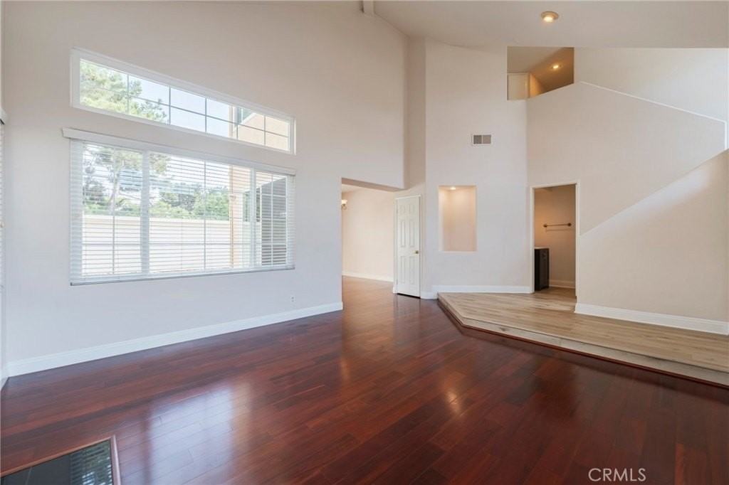 7 Cortona - Photo 5 of 36