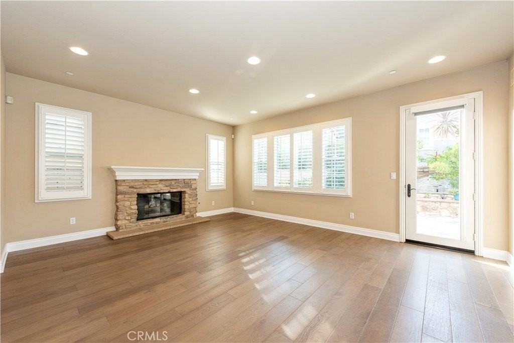 23 Breezes - Photo 7 of 31