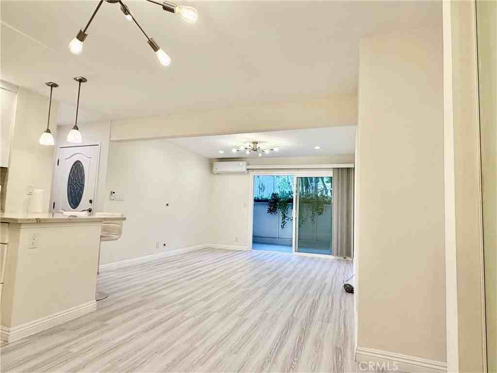 28947 Thousand Oaks Blvd - Photo 4 of 15