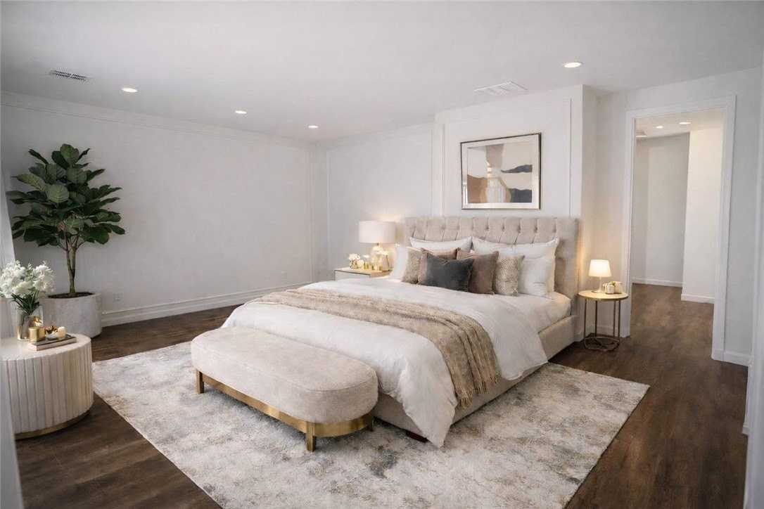 18919 Gault St - Photo 4 of 17