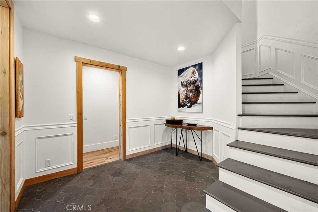 595 Waterford - Photo 4 of 48