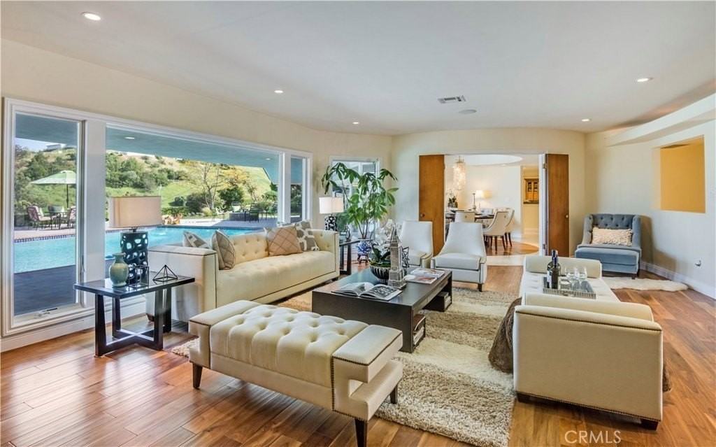 2 Bowie Rd - Photo 7 of 40