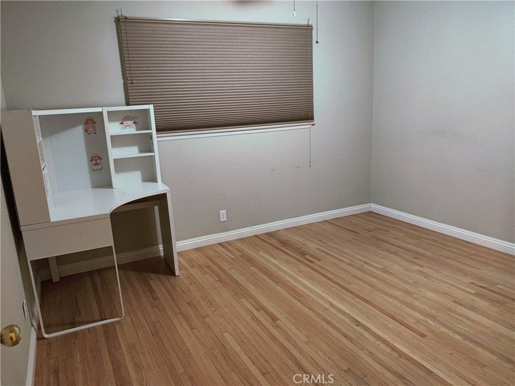 9711 Garibaldi Ave - Photo 5 of 7