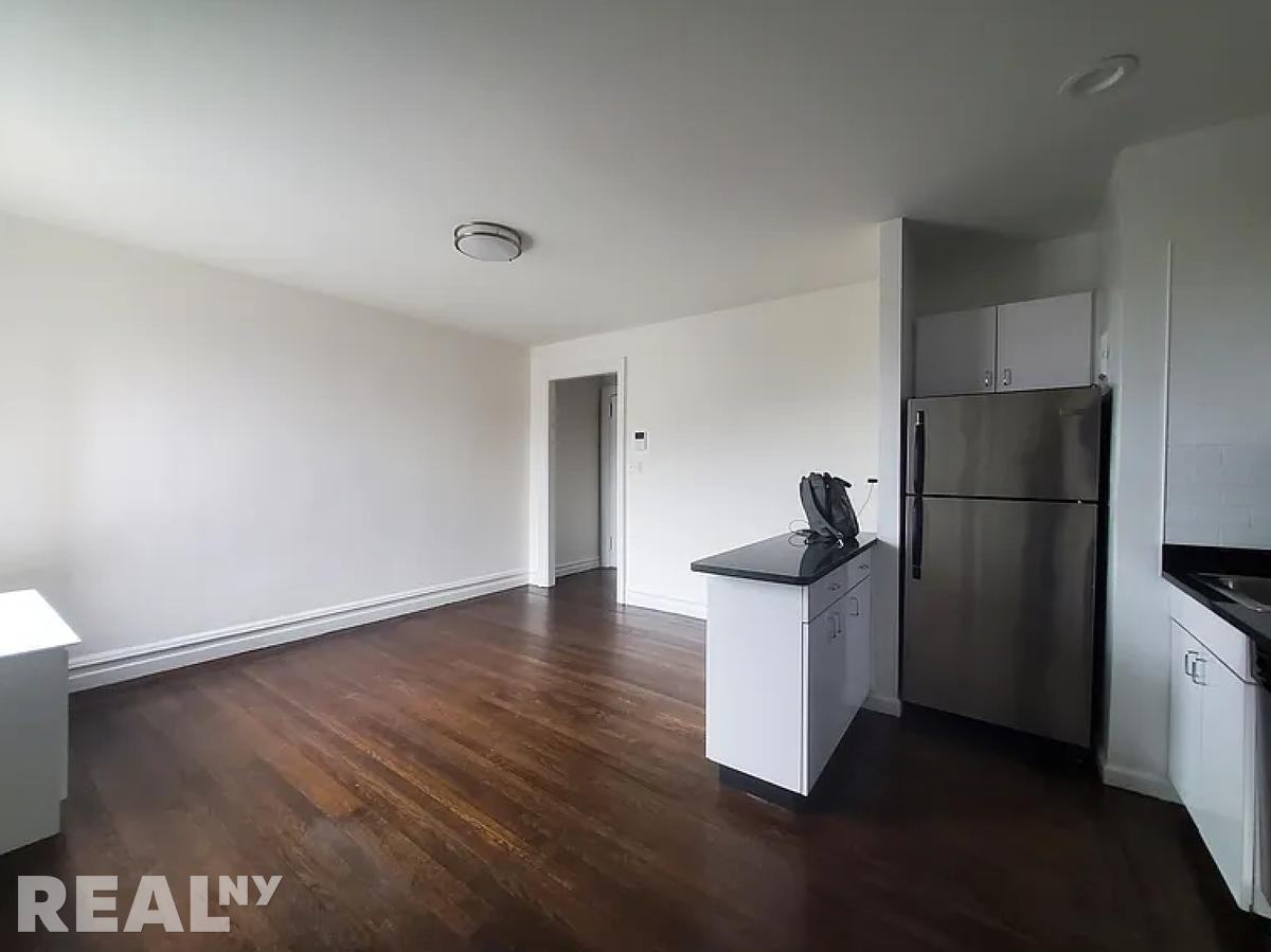 26 Grove St #2C - Photo 2 of 5