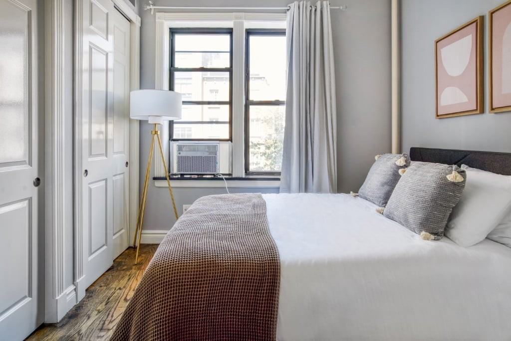 W 14th St #3E - Photo 3 of 10