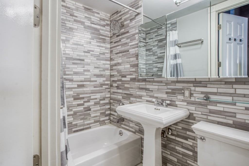 W 14th St #3E - Photo 7 of 10