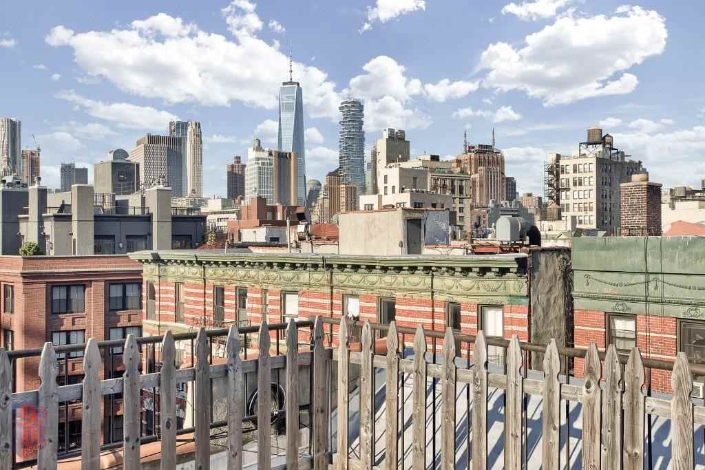 Elizabeth St #6A - Photo 2 of 6