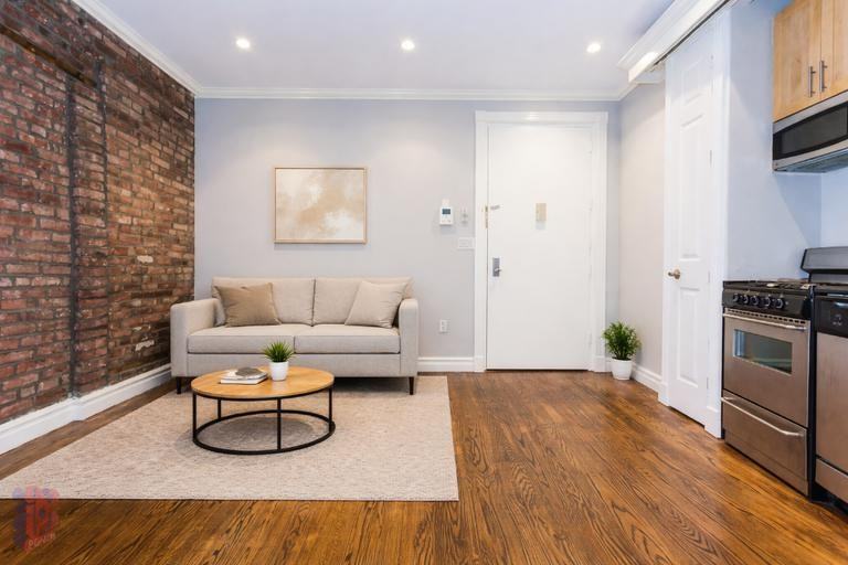 47 E 1st St #01R - Photo 2 of 7