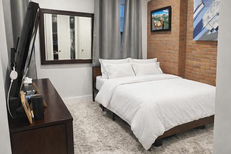 204 E 13th St #3 - Photo 3 of 4