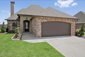 featured image of 204 Crenshaw Dr