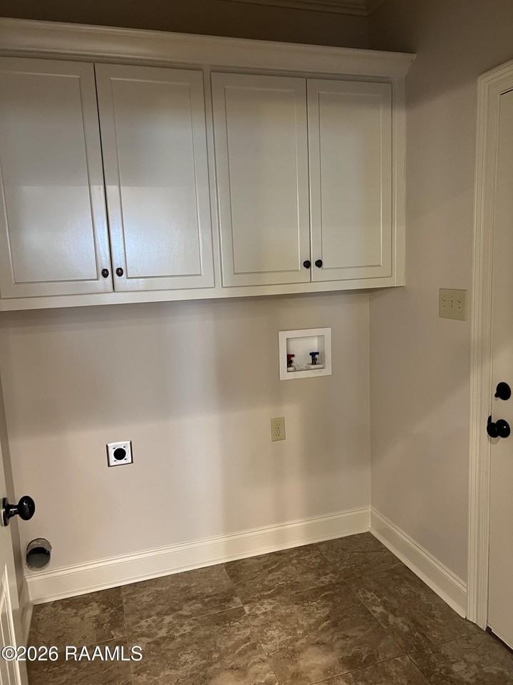 204 Crenshaw Dr - Photo 6 of 19