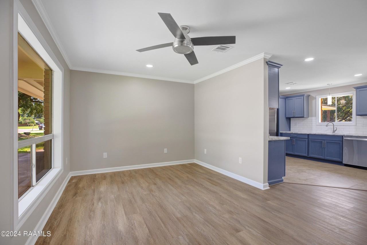 113 Montgomery Dr - Photo 5 of 24