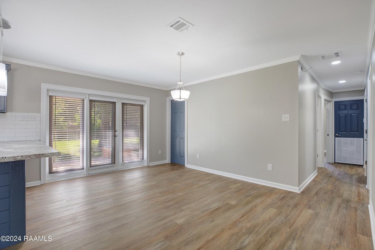 113 Montgomery Dr - Photo 6 of 24