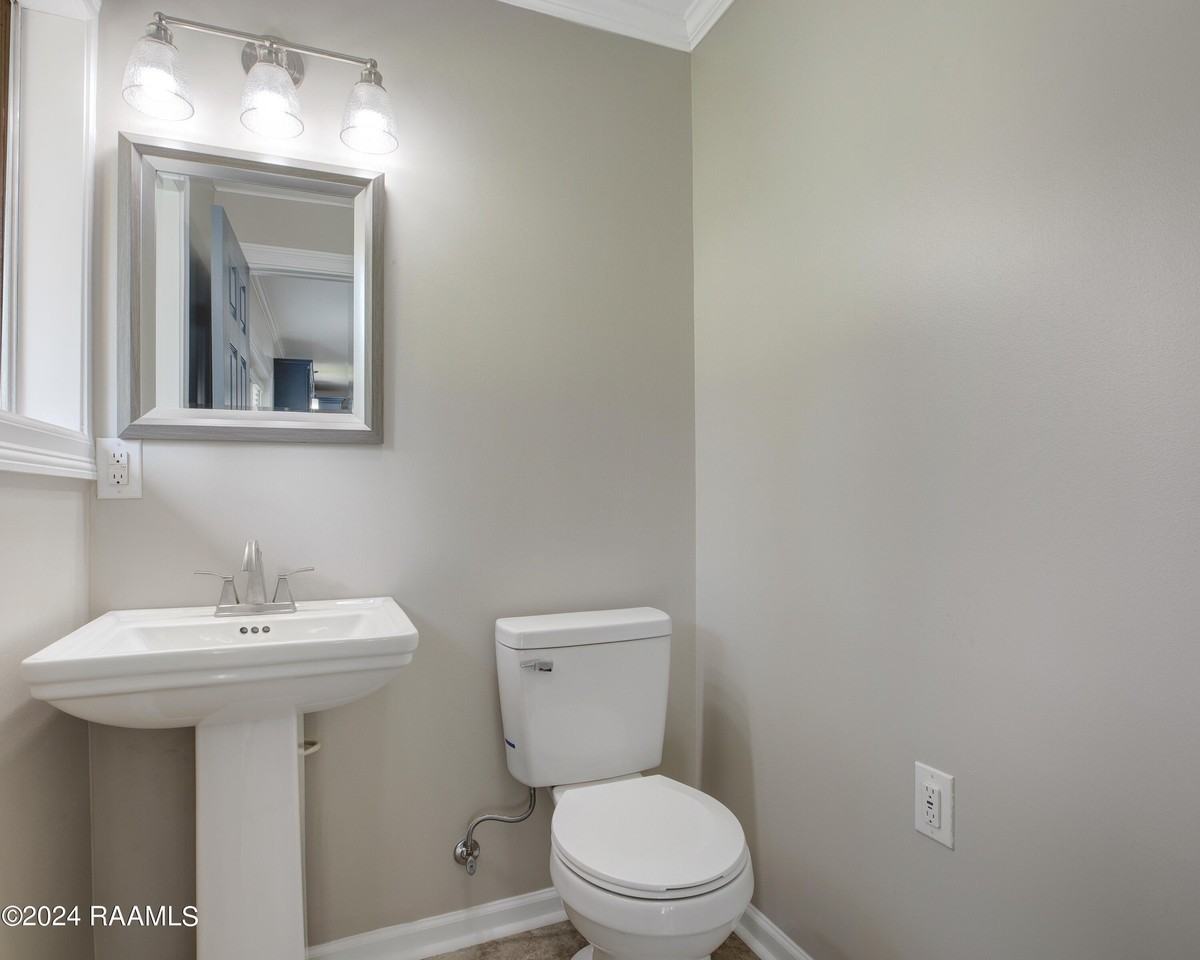 113 Montgomery Dr - Photo 7 of 24