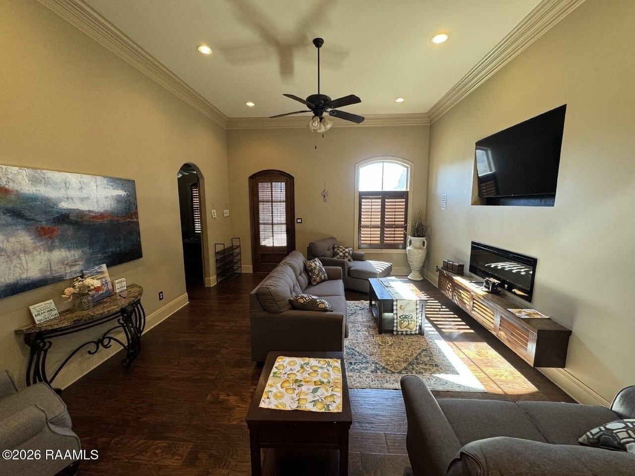 330 Dunvegan Ct - Photo 5 of 27