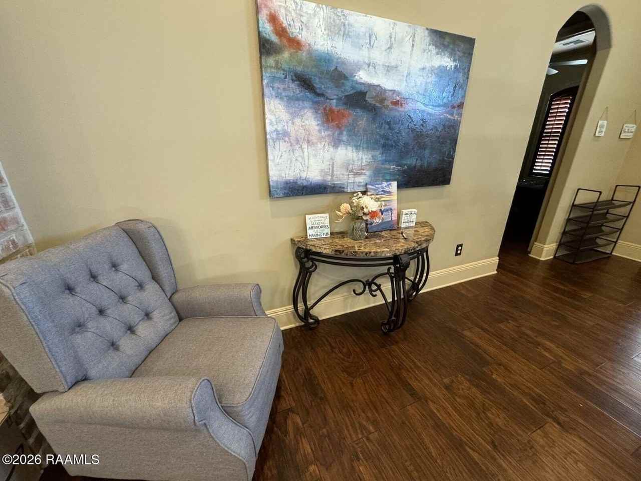 330 Dunvegan Ct - Photo 6 of 27