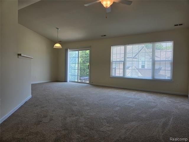 27640 Hidden Oaks Dr - Photo 3 of 14