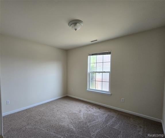 27601 Hidden Oaks Dr - Photo 2 of 10