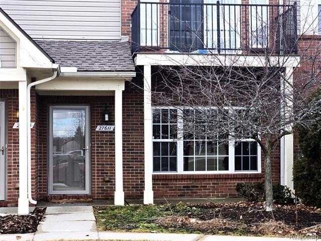 27611 Hidden Oaks Dr - Photo 2 of 18