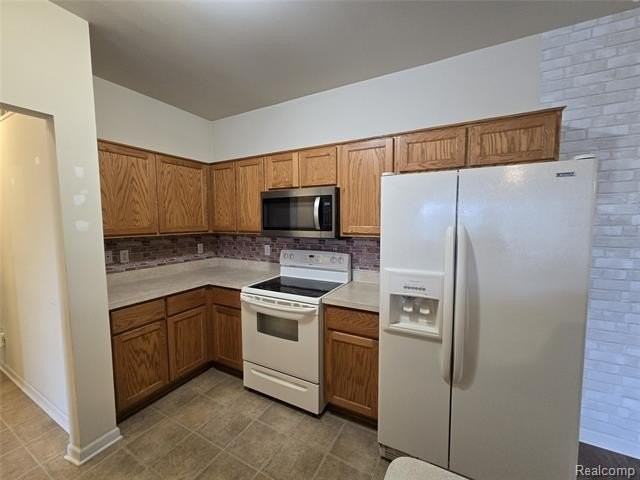 27611 Hidden Oaks Dr - Photo 7 of 18