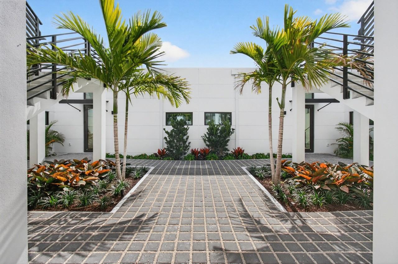 521 3rd Ave N - Photo 4 of 41