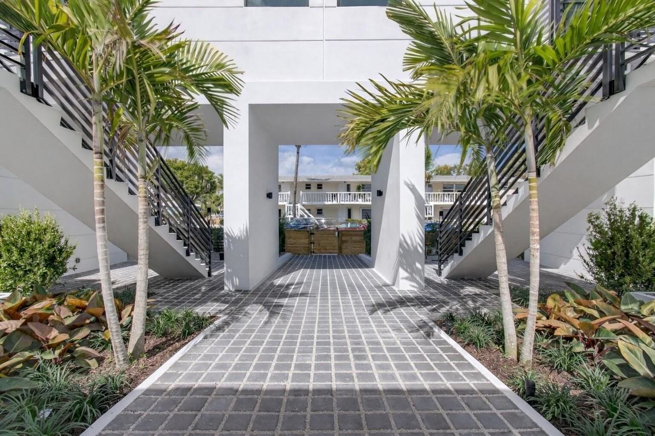 521 3rd Ave N - Photo 5 of 41