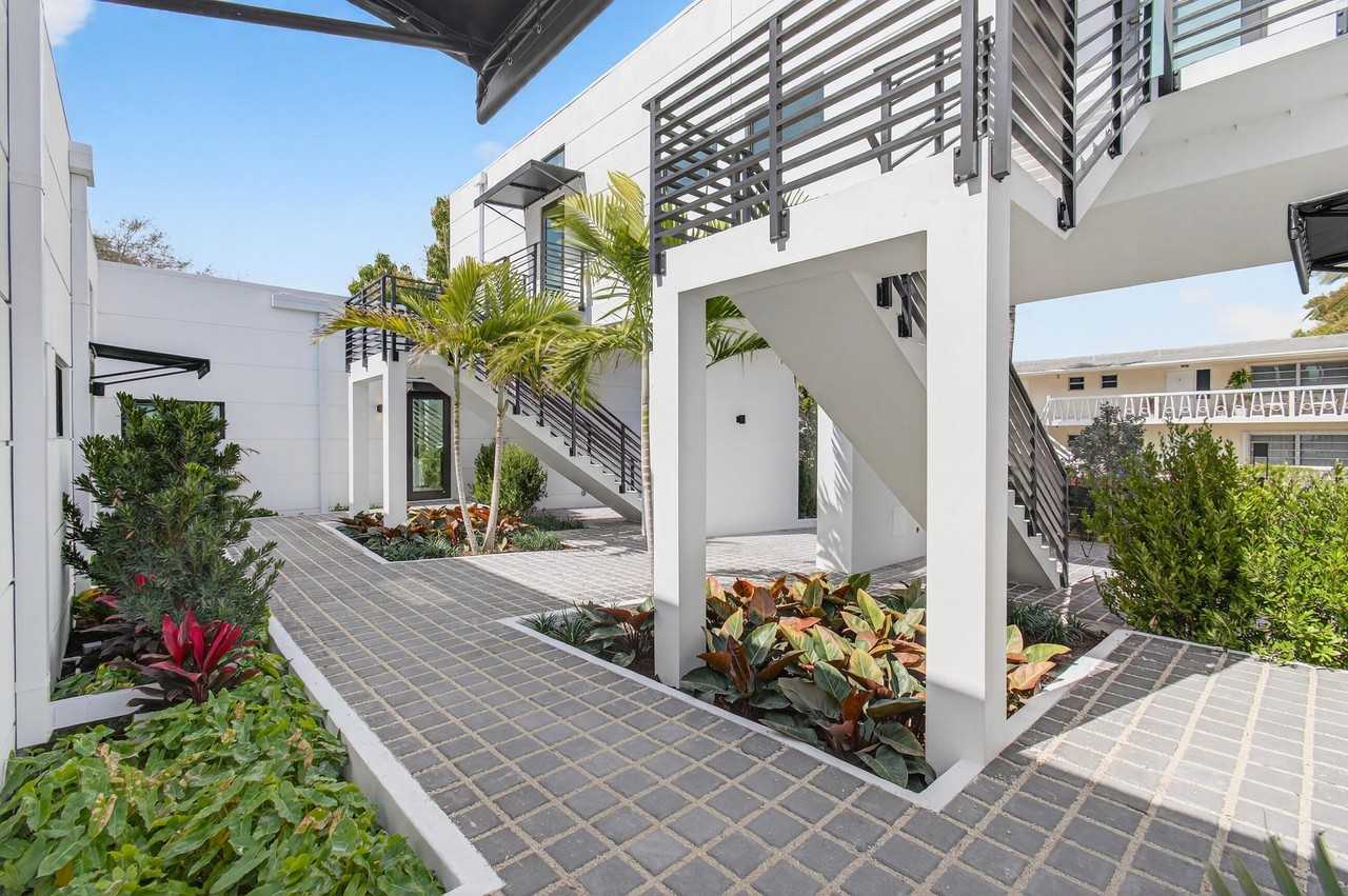 521 3rd Ave N - Photo 6 of 41