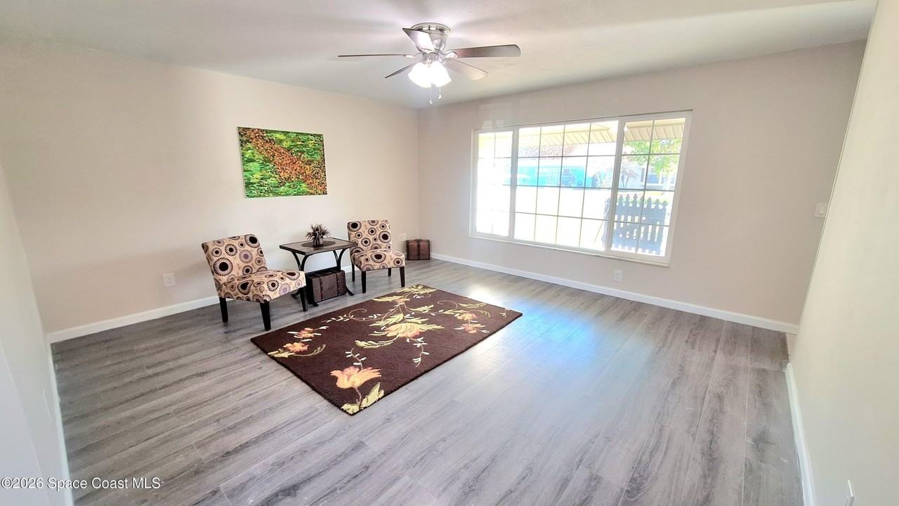 978 Sarazen Dr - Photo 5 of 34