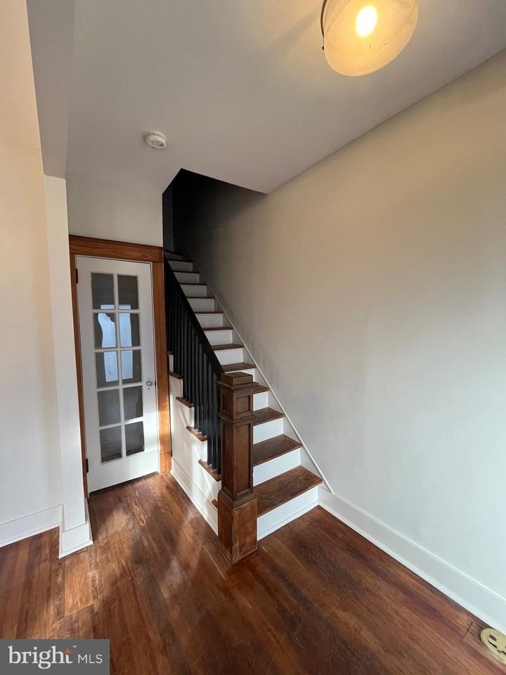 1268 Neal St Ne - Photo 4 of 33