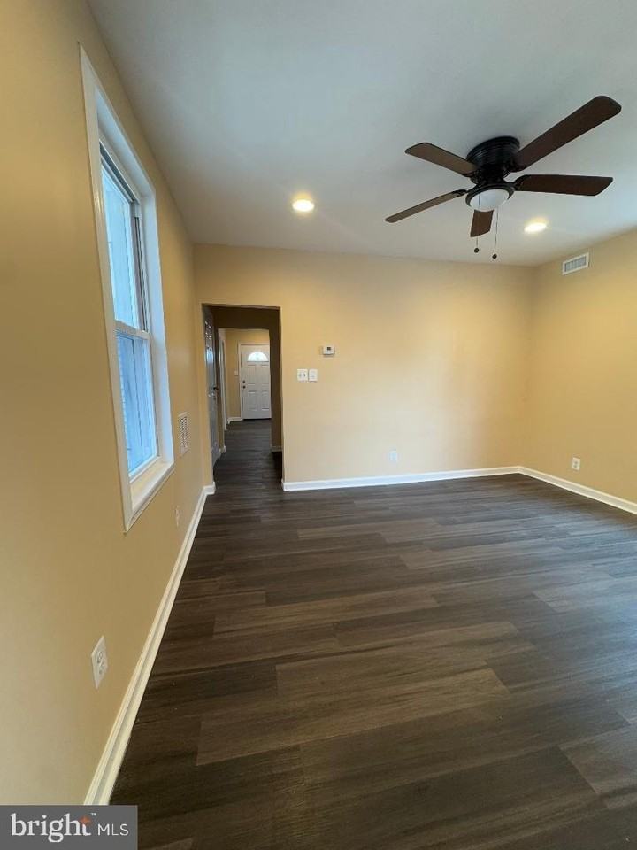 1633 Sexton St - Photo 4 of 6