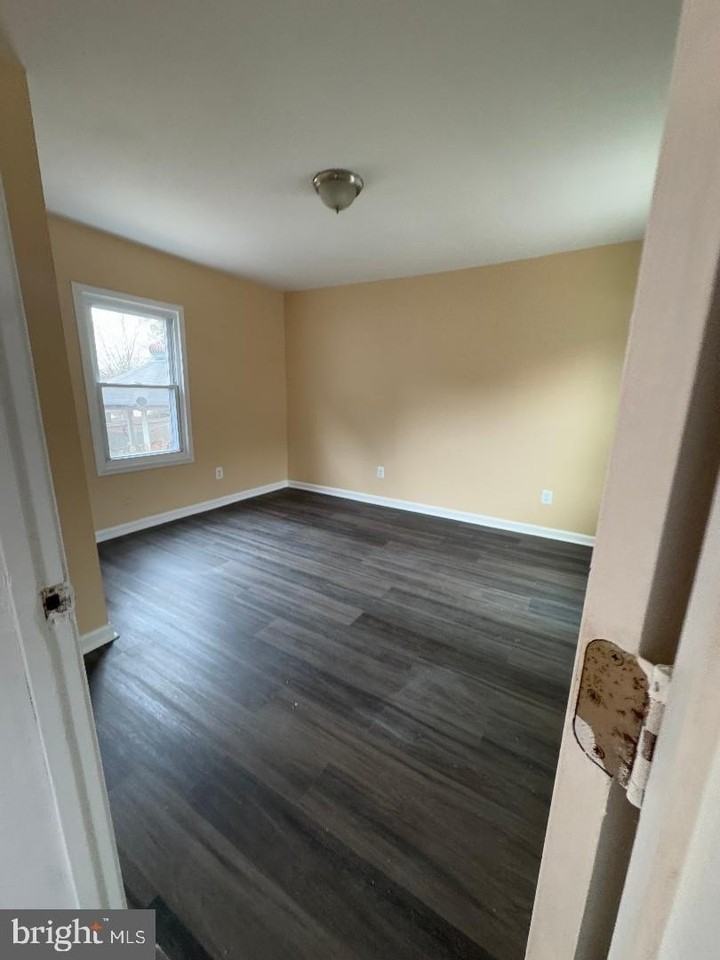 1633 Sexton St - Photo 5 of 6