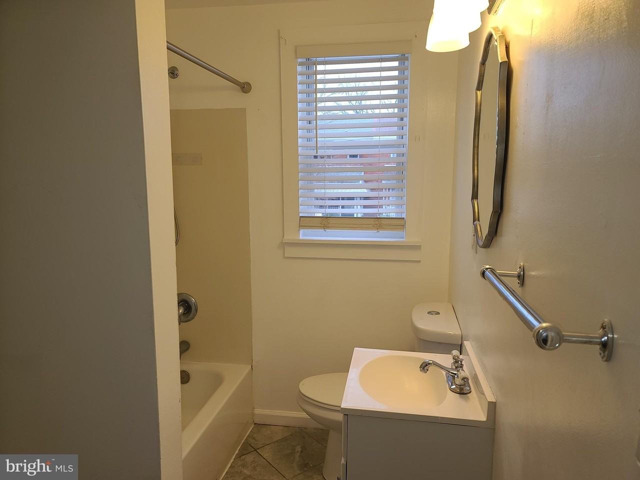 1403 N Linwood Ave - Photo 6 of 11