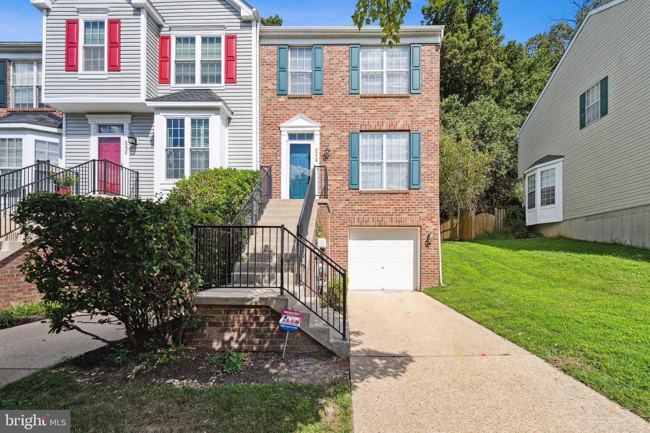 9236 Owings Choice Ct - Photo 2 of 24