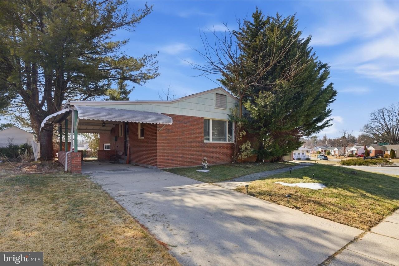 2423 Harwood Rd - Photo 2 of 36