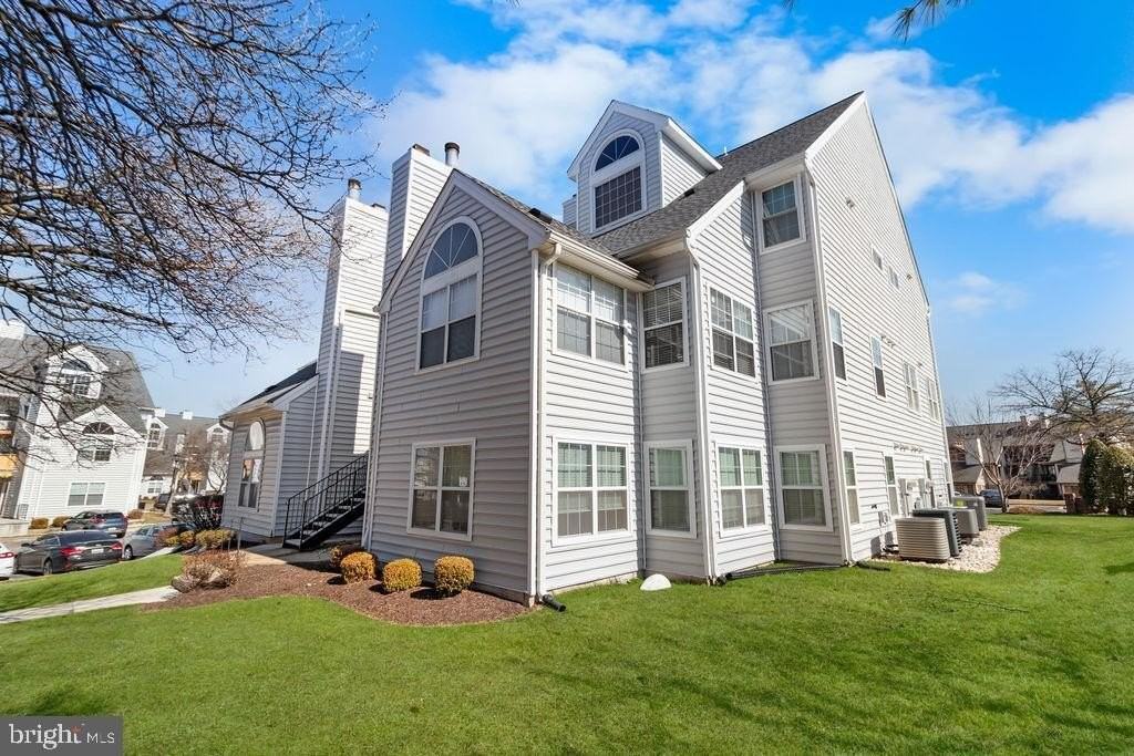 14006 Vista Dr Apt 7 - Photo 3 of 28