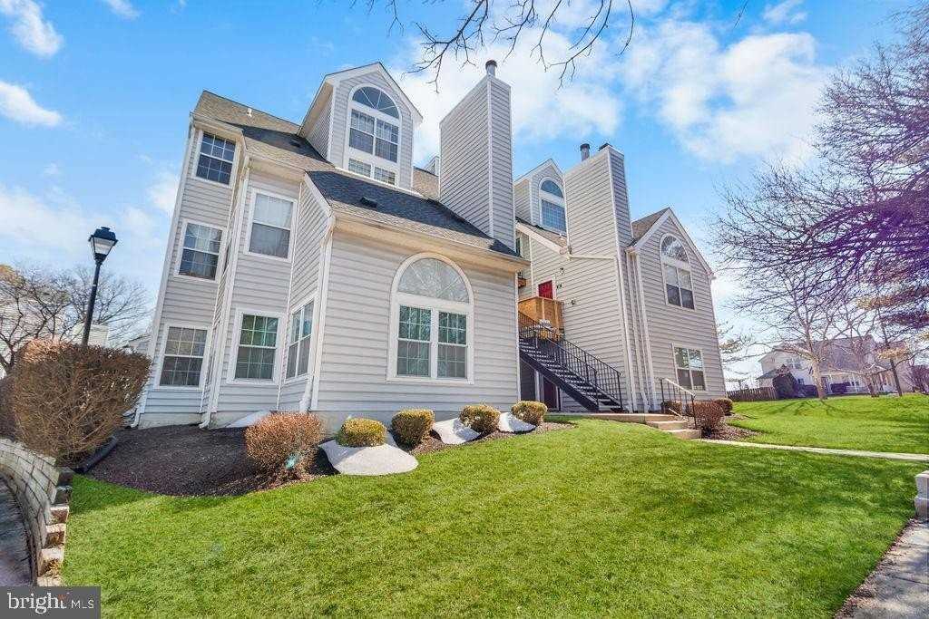 14006 Vista Dr Apt 7 - Photo 4 of 28