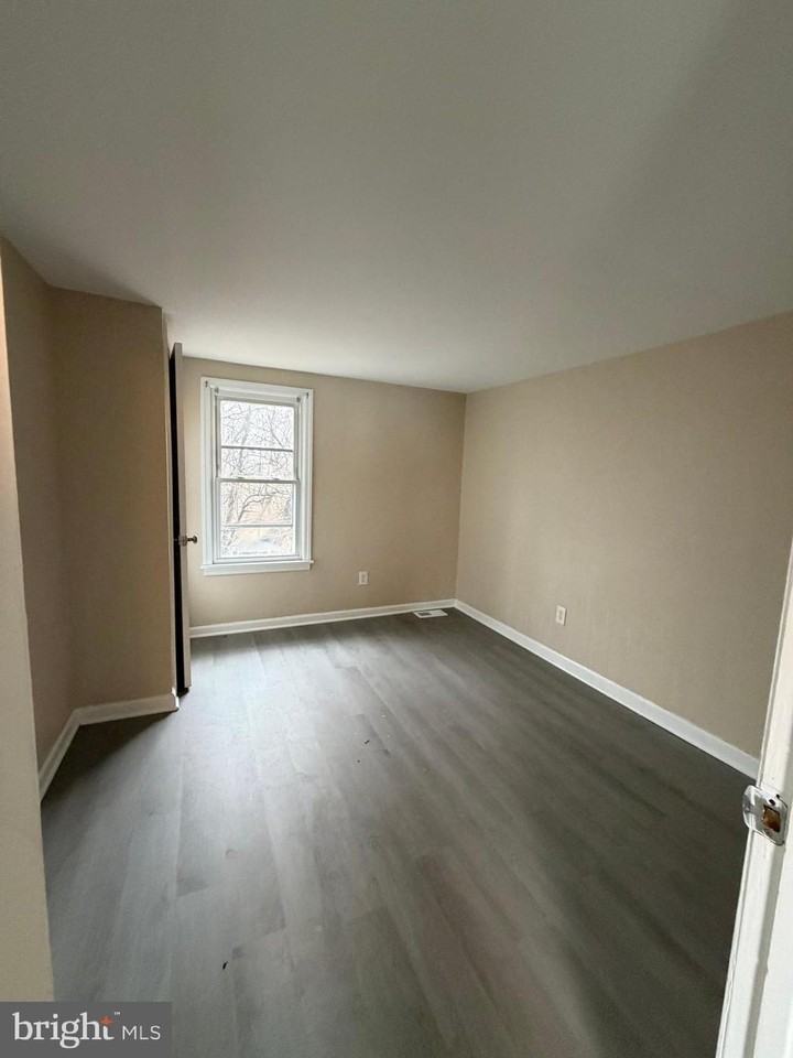 1265 Walter Ave - Photo 6 of 10