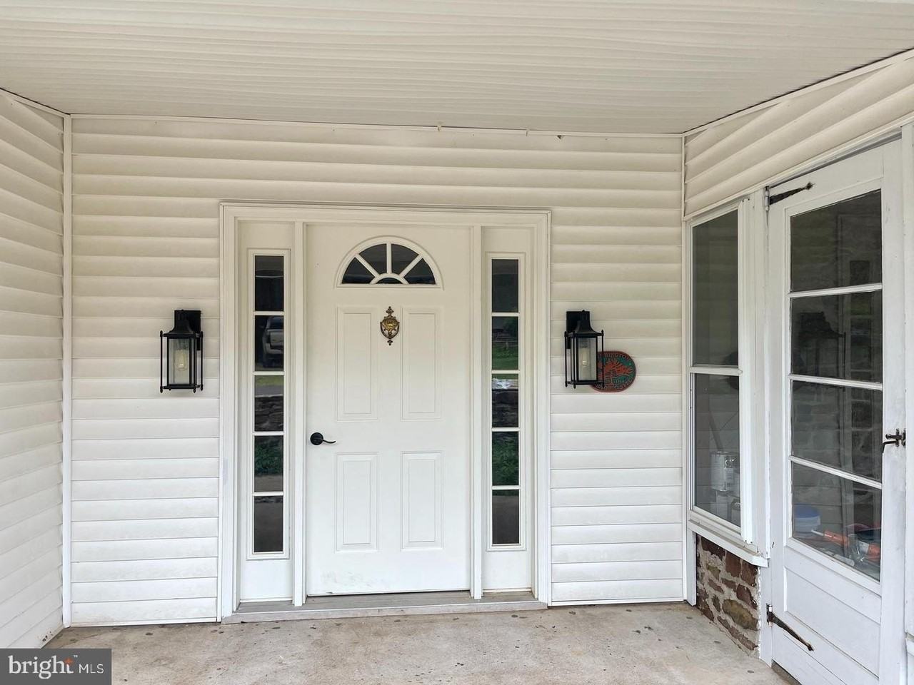 3679 PICKERTOWN Road unit: Farmhouse - Photo 3 of 32