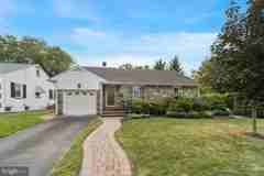 436 Edgewood Dr - Photo 1 of 1