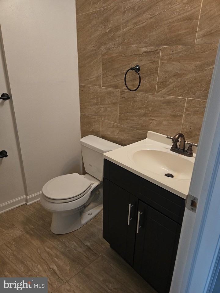 1438 S Colorado St - Photo 2 of 5