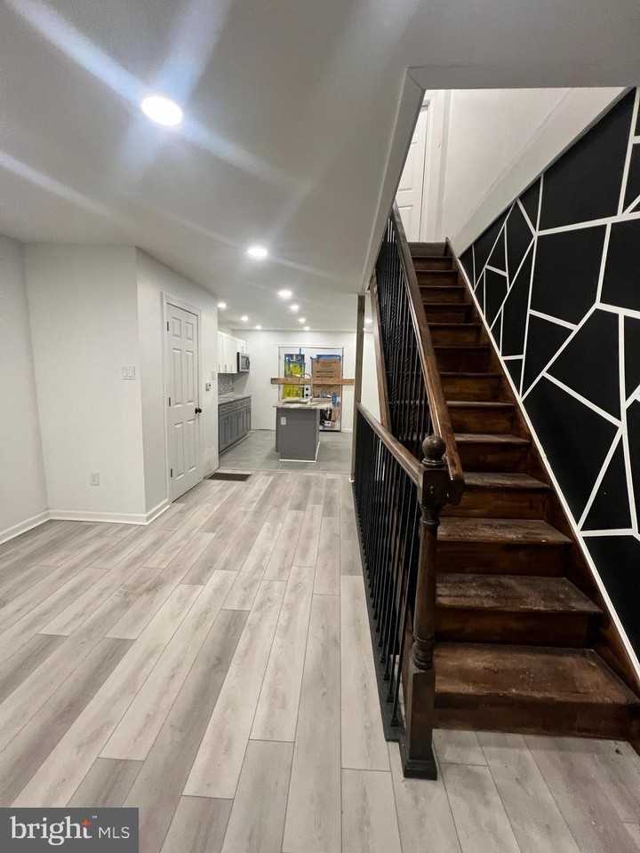 2145 N Dover St - Photo 5 of 10