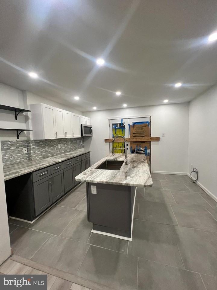 2145 N Dover St - Photo 6 of 10