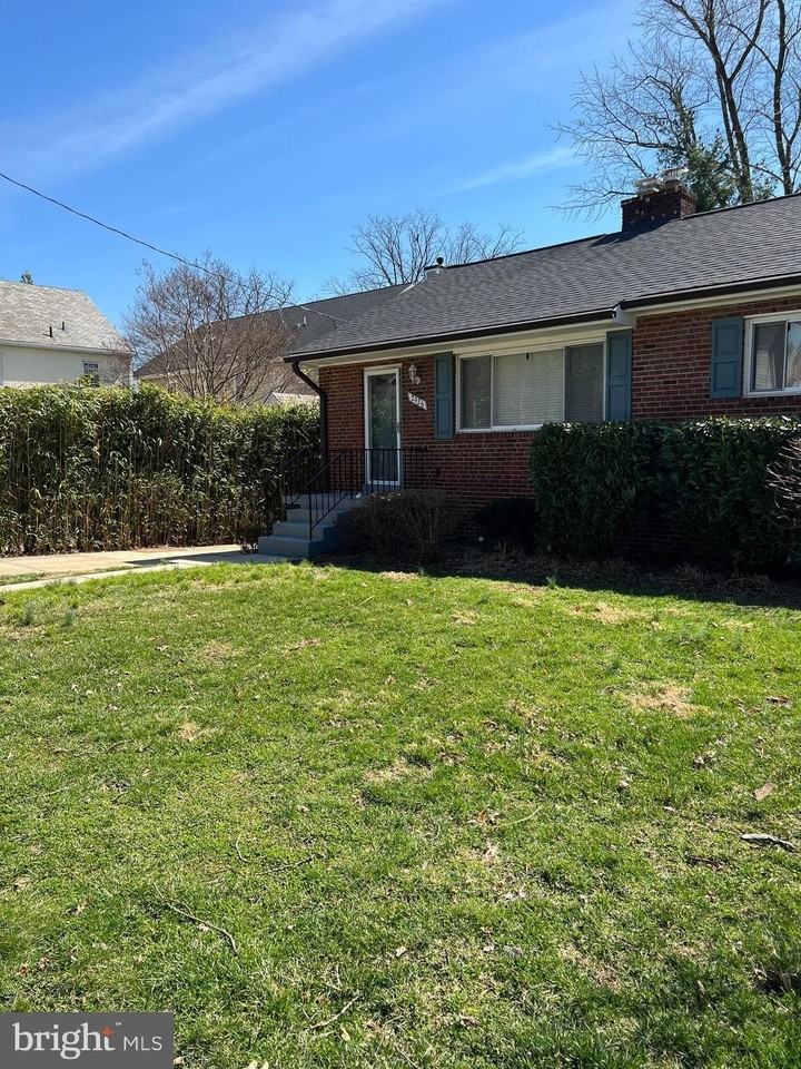 2926 1st St N - Photo 2 of 43