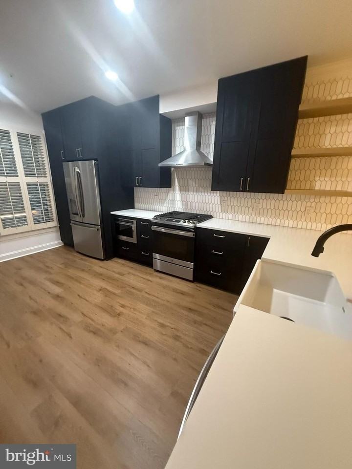 1516 N Colonial Ter - Photo 6 of 45